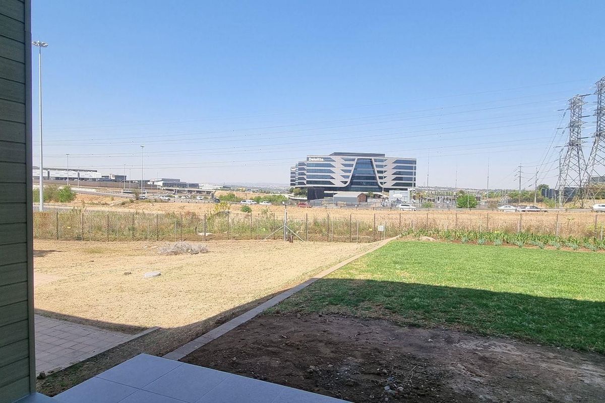 3 949m2 Waterfall Midrand Office Block For Sale - Photo 4