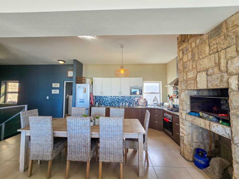 Spectacular Multi-Level beachfront home for sale in Stilbaai-Oos. - Photo 9