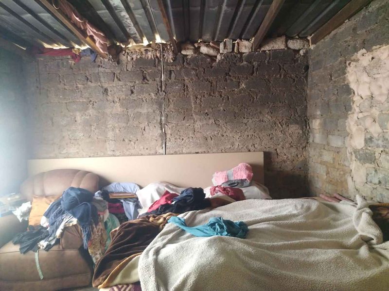 Vacant land with unfinished house for sale in Soshanguve South - Photo 6