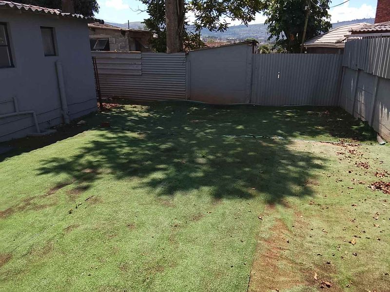 🏡 Move-In Ready 2-Bedroom Home for Sale off Lower Bombay Road – Recently Renovated & Upgraded - Photo 3