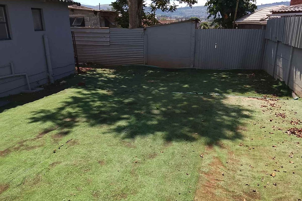 🏡 Move-In Ready 2-Bedroom Home for Sale off Lower Bombay Road – Recently Renovated & Upgraded - Photo 3