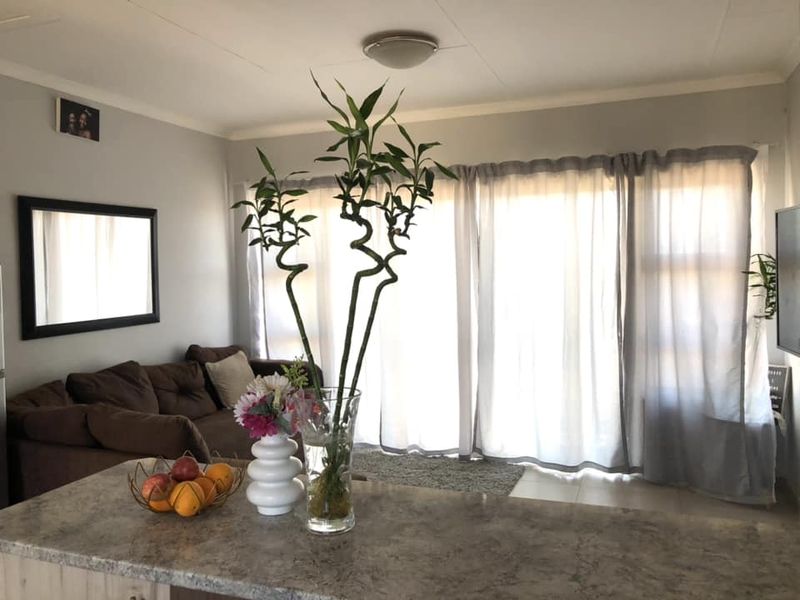 2 Bedroom Townhouse For Sale in Rocky Crest - Photo 3