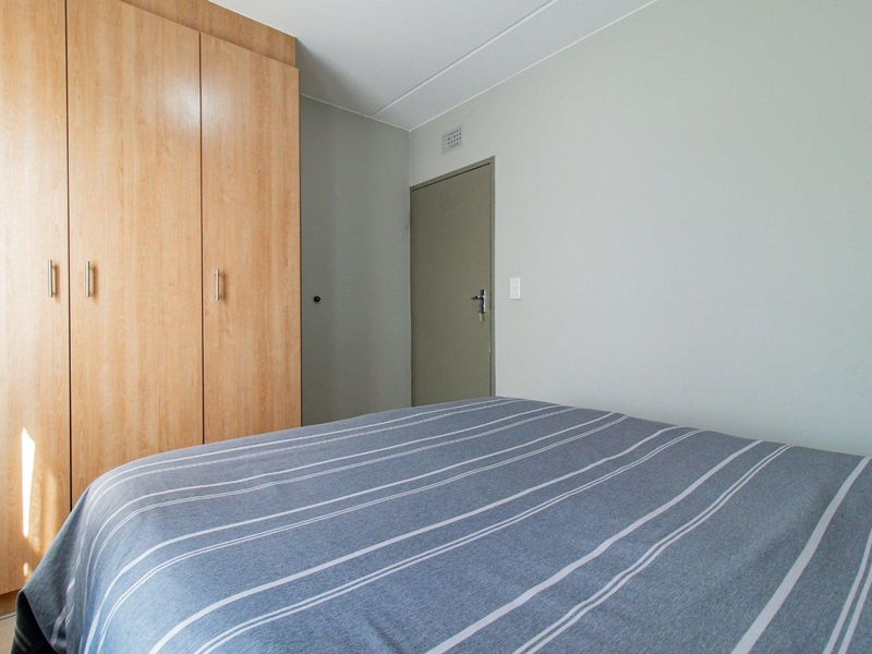 Embrace City Life: Modern, Secure, Convenient - Photo 8