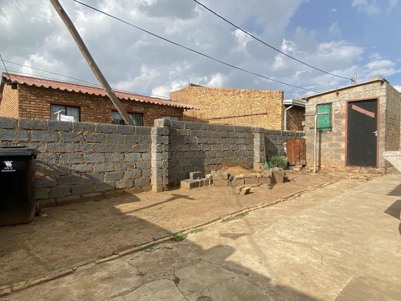 Spacious Family Home For Sale In Ext11 - Photo 7