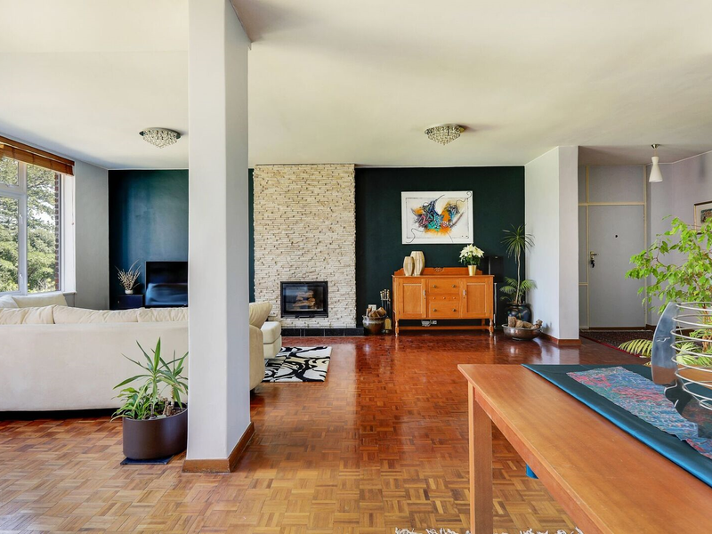 Luxurious 3-Bedroom Ecklenberg Apartment with Mountain Views & Separate Flatlet - Photo 5
