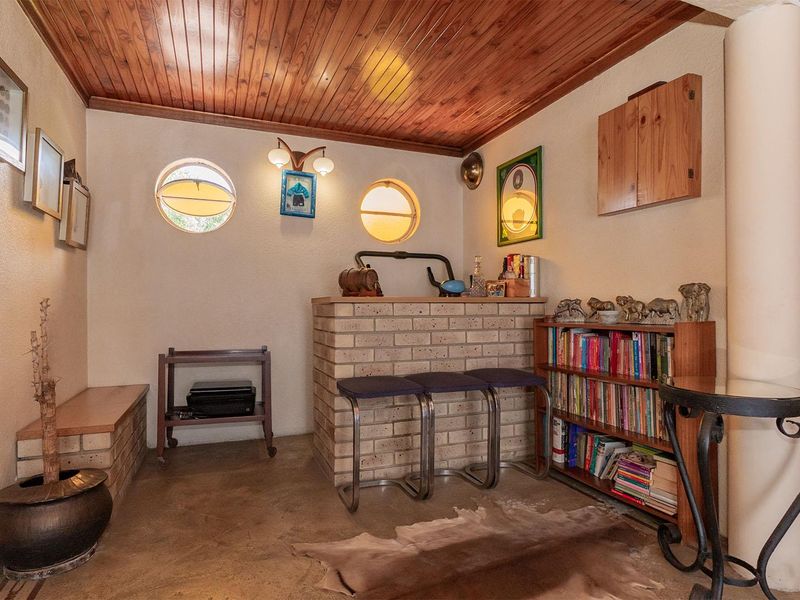 Spacious 3 Bedroom Family Home with Pool in Norkem Park. - Photo 7