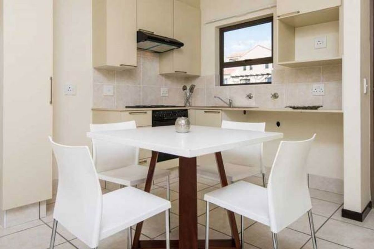 UNFURNISHED LOFT - Photo 3