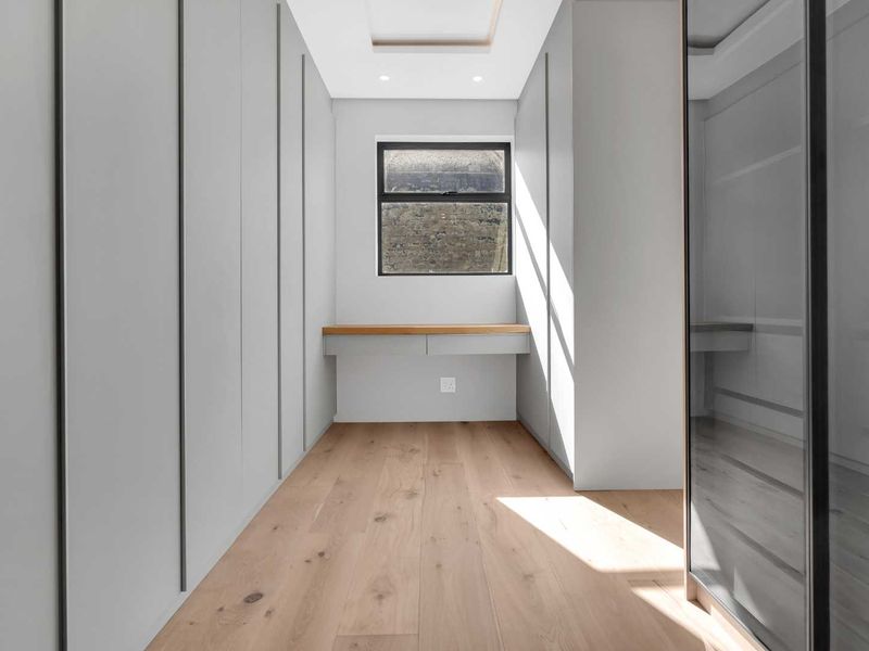 Top of the range finishes, premier address - Photo 9