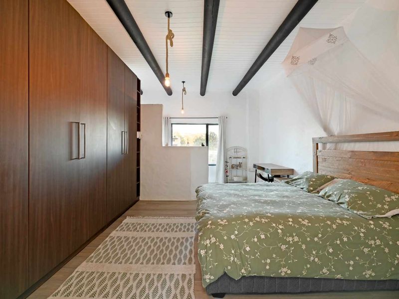Contemporary Hacienda-Style Luxury Living - Photo 10