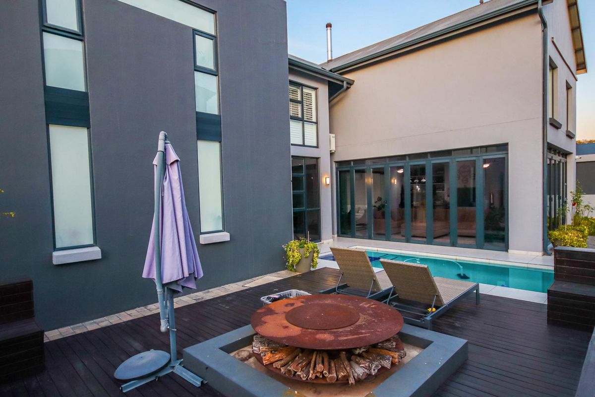 Magnificent home FOR SALE with endless views in The Hills Game Reverse - Photo 4