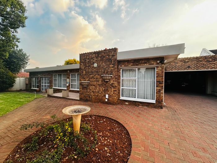 Property #2503013, House For Sale in Vanderbijlpark South East 2
