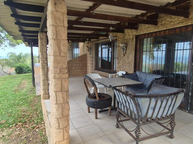 Old charm with beautiful sea views and loads of potential. - Photo 2