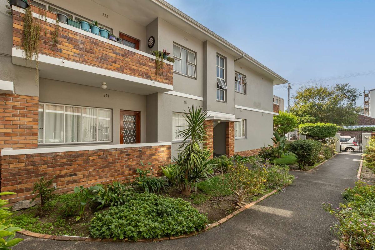 Neat Ground Floor 2-bed in a peaceful Kenilworth spot - Photo 3