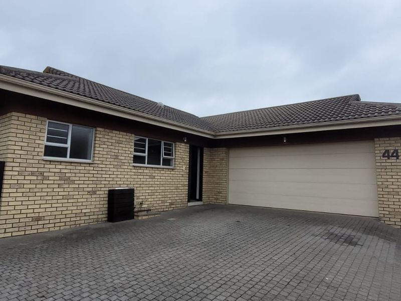 Urban Village George 3 Bedroom House For Sale - Photo 3