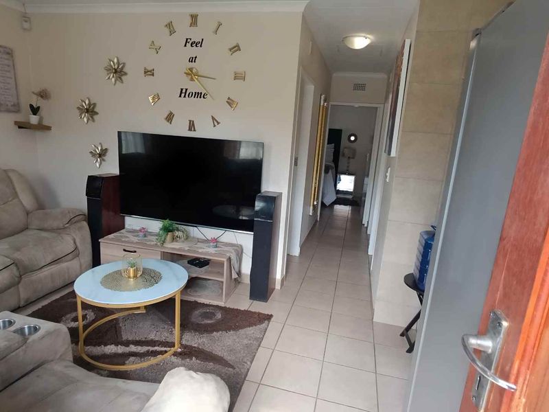 "Secure Estate Living: 3-Bed, Ready to Move In!" - Photo 5