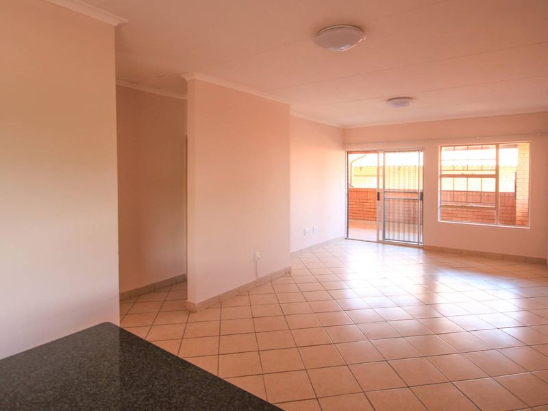 Loadshedding free area - A perfect lock up and go! - Photo 10