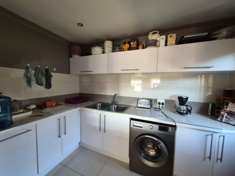 Lovely 3 bedroom home for sale in Reebok, Groot Brak River - Photo 8