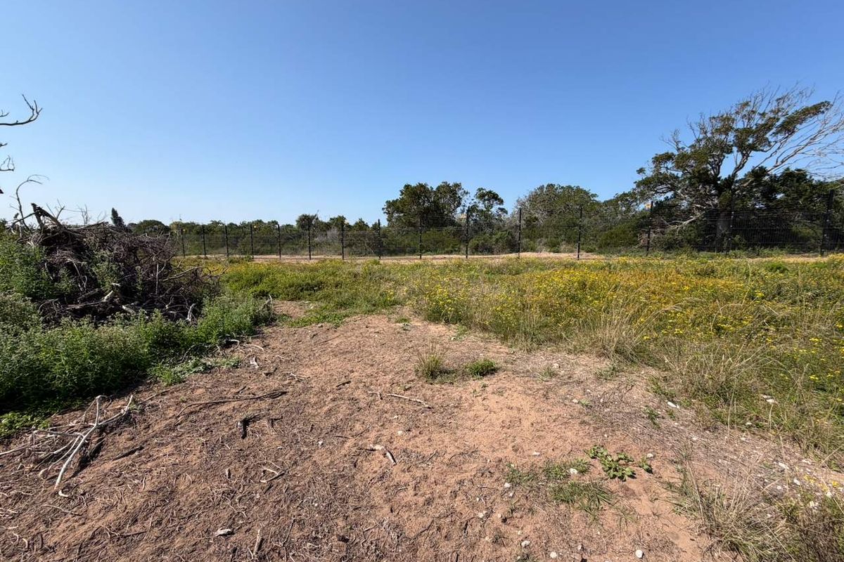 Level 788 m2 Stand with Ocean and Mountain Views R2 000 000 | Rheebok Village Estate - Photo 2