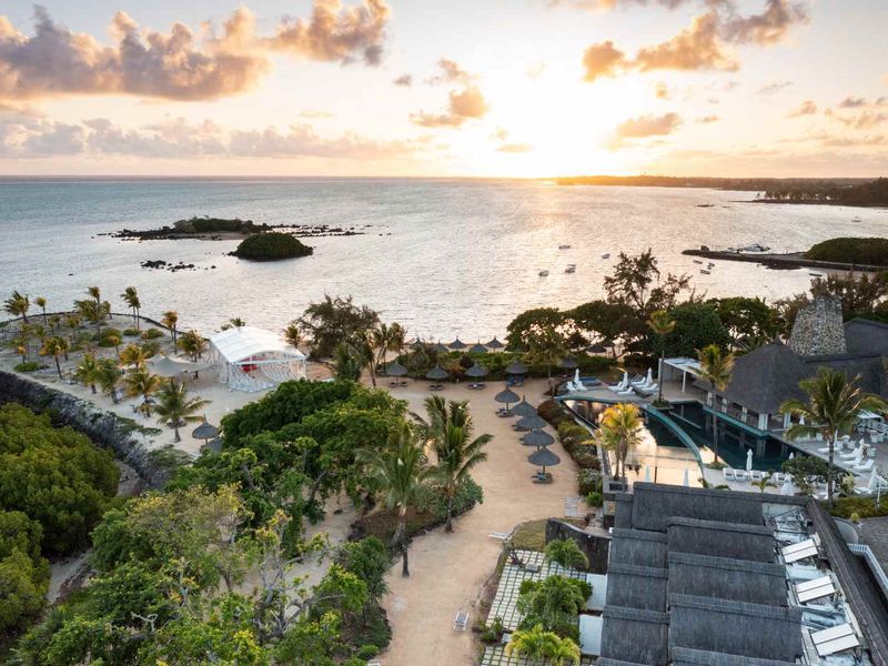 Where Coastal Elegance Meets the Art of Village Living - Photo 10