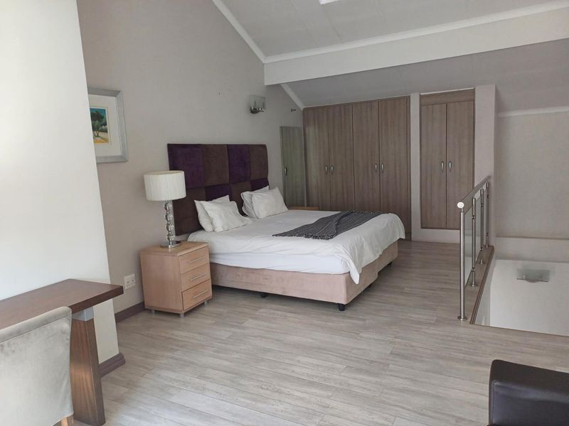 A STUNNING FURNISHED ONE BEDROOM APARTMENT - Photo 1