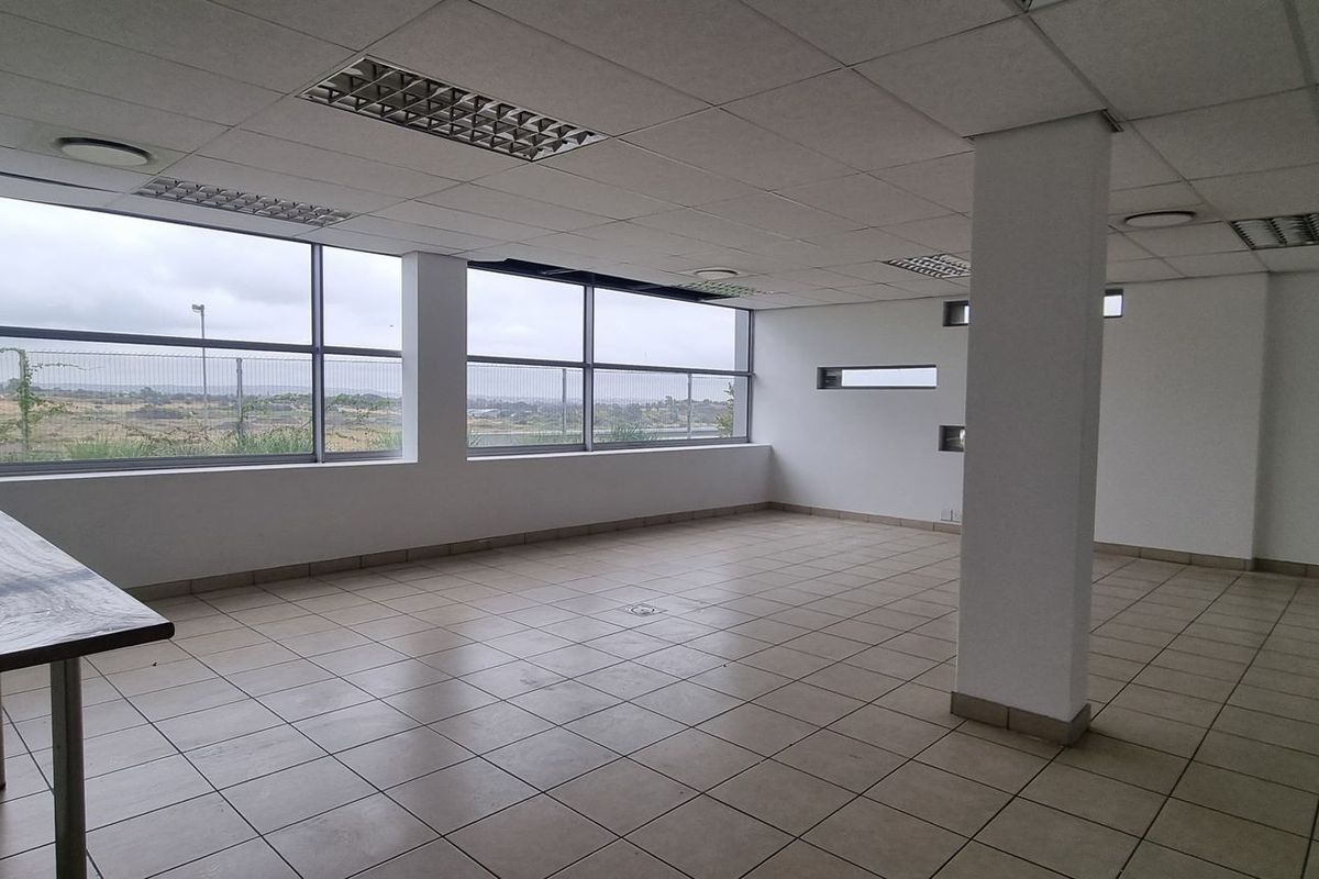 11 695m2 R21 Olifantsfontein Warehouse To Let - Photo 2