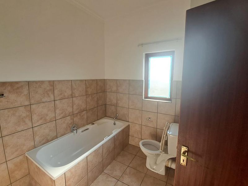 1 Bedroom Apartment for sale - Photo 3