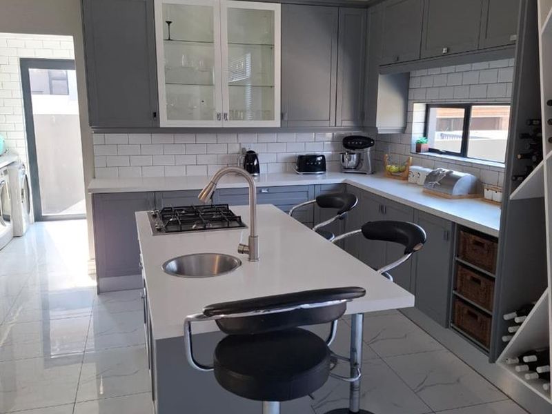 Deal of a lifetime 4 Bedroom in Leloko Estate - Photo 2