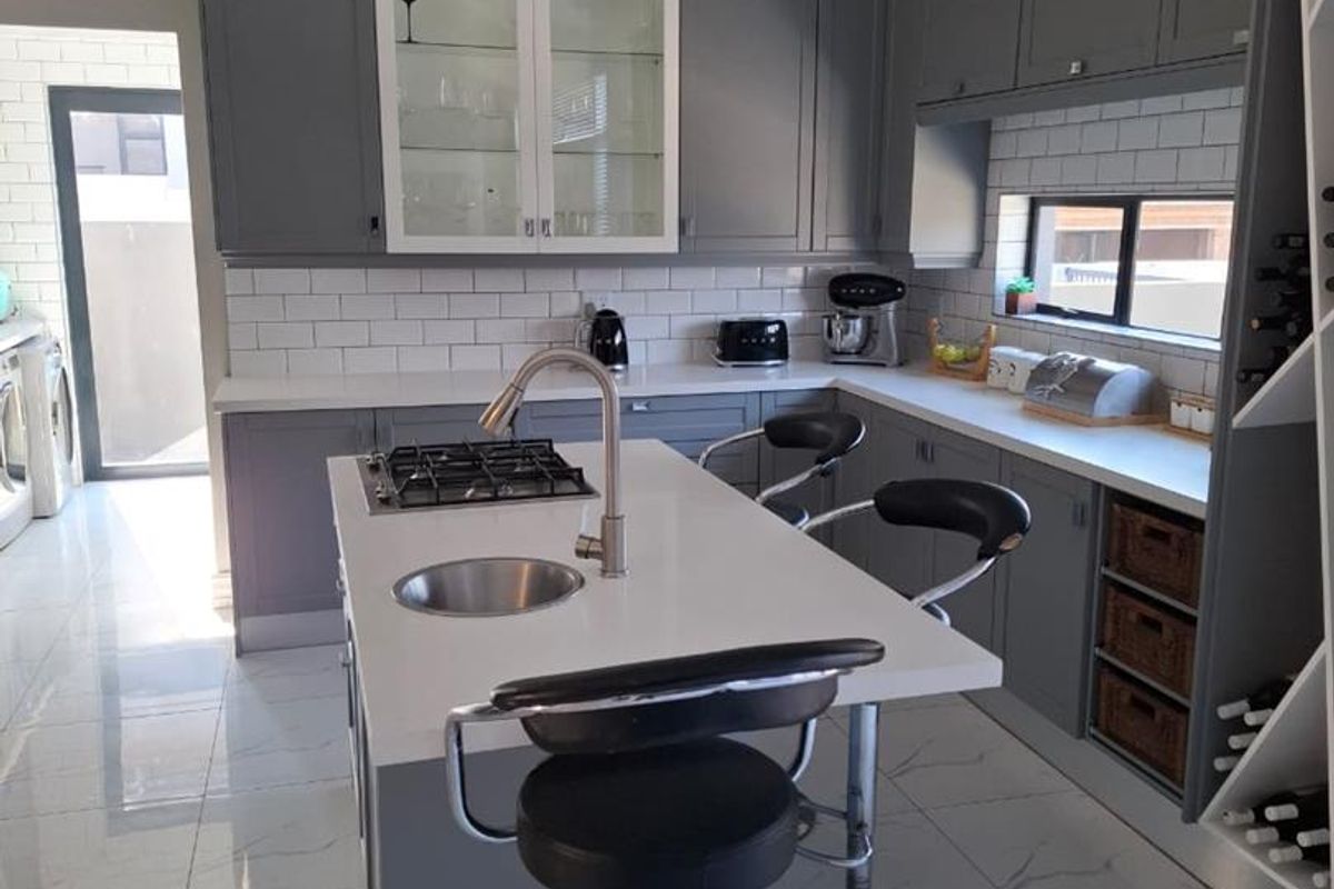 Deal of a lifetime 4 Bedroom in Leloko Estate - Photo 2