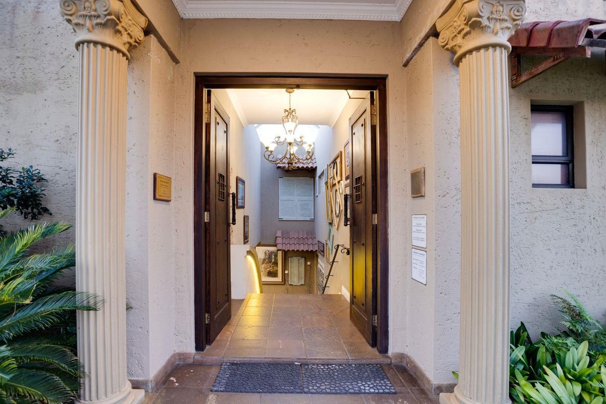 Iconic Grand Baroque Villa - Photo 5