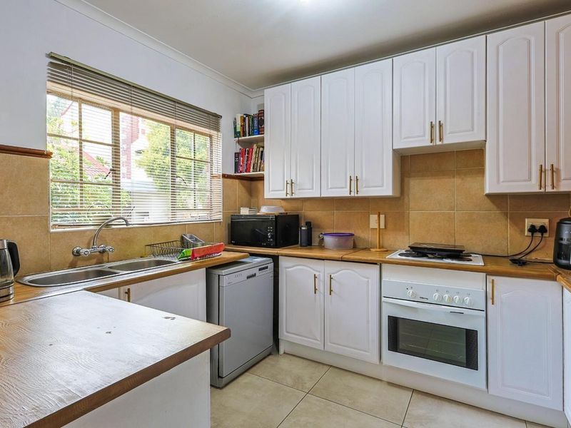 Move-In Ready Comfort in a Quiet Moreleta Park Complex - Photo 6