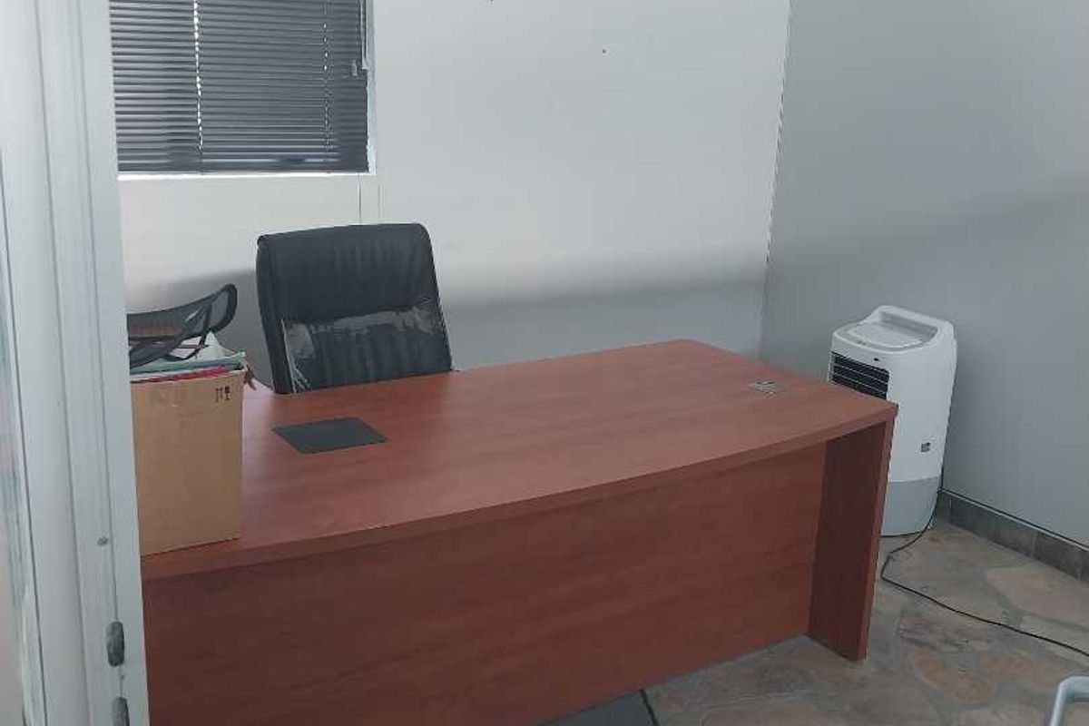 PRIME OFFICE BUILDING FOR SALE – N$1,210,000 (COSTS EXCLUDED | PRICE NEGOTIABLE) | ONGWEDEVA EXT 12 – NORTH VIEW PARK 1 - Photo 5