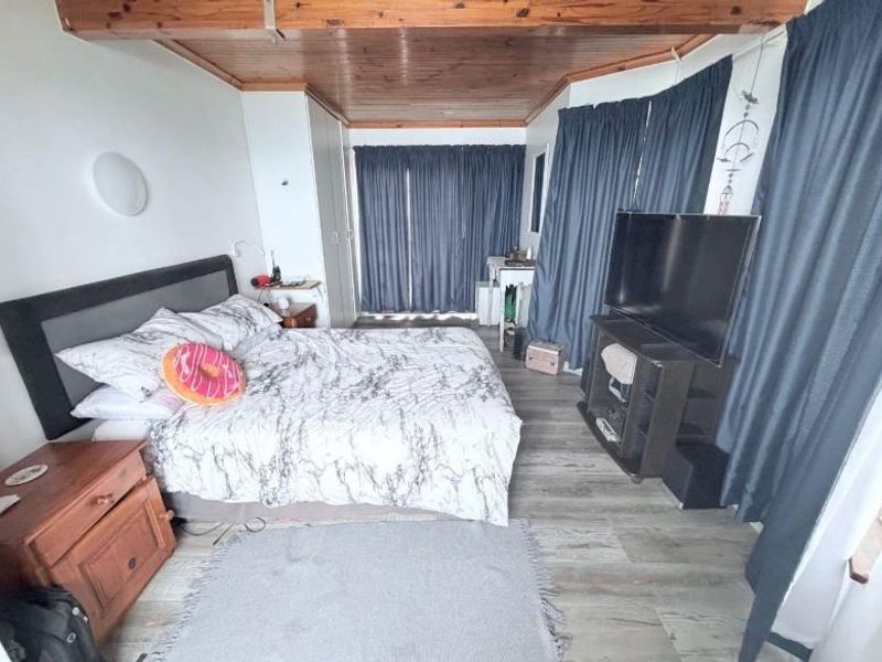 3 Bedroom House for Sale in Dana bay - Photo 9