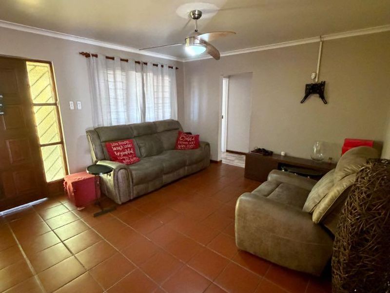 3 Bedroom House For Sale In Soneike, Kuils River - Photo 4
