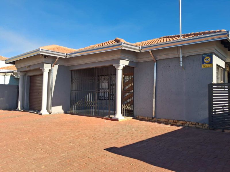 3 Bedroom House For Sale in Vanderbijlpark CE - Photo 3