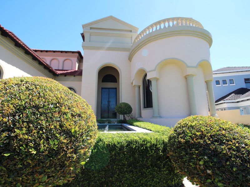 Luxury Fairway Living in Blue Valley Golf Estate - Photo 3