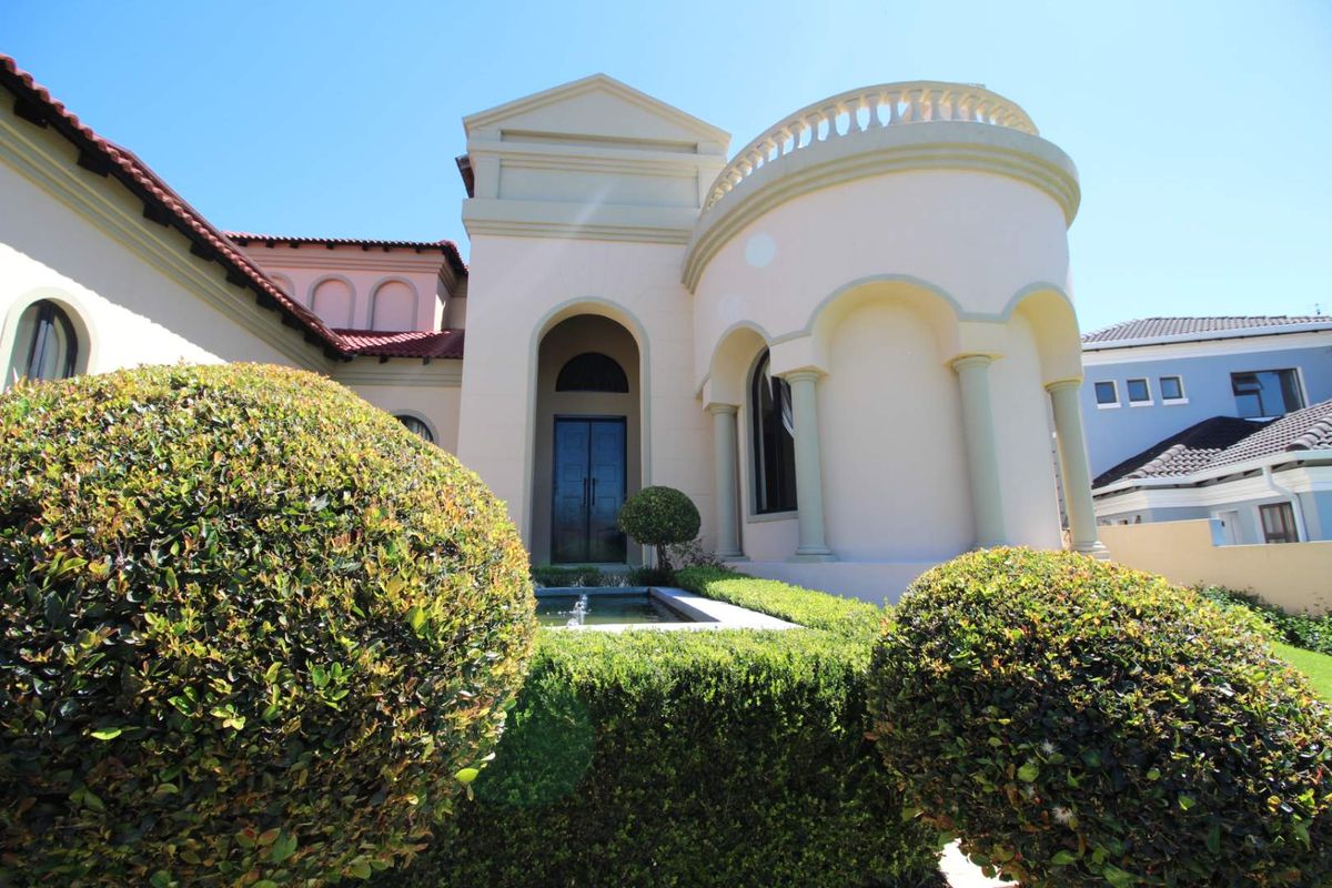 Luxury Fairway Living in Blue Valley Golf Estate - Photo 3