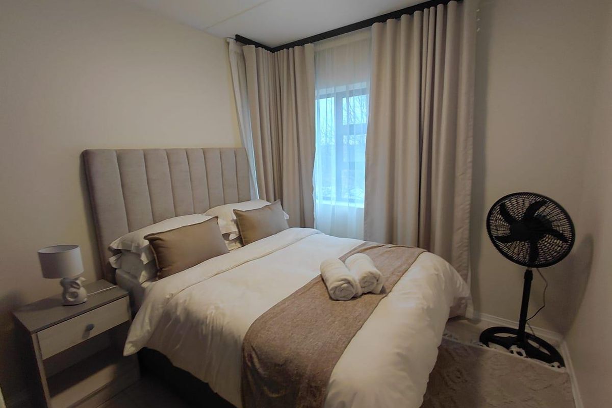 Newly renovated apartment at The Paddocks - Photo 5