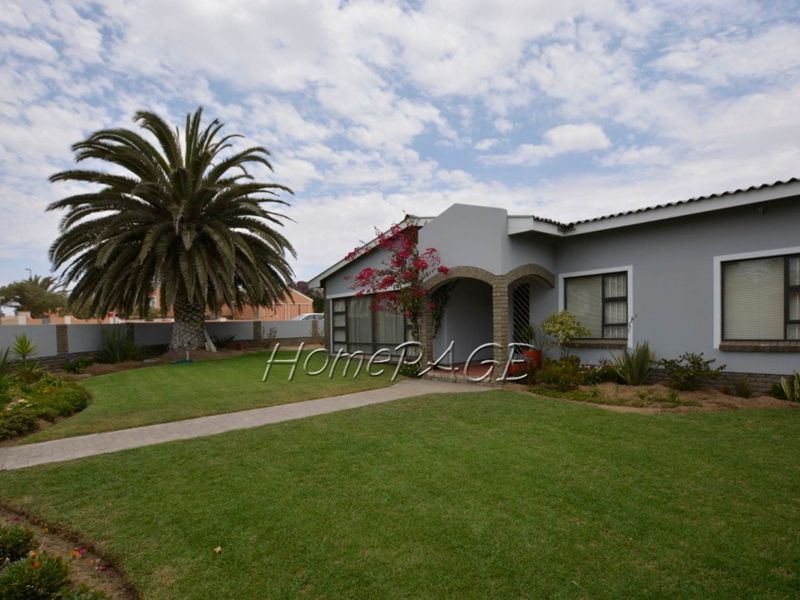 Ext 8 (Hage Heights), Lovely 4 Bedr Home with 2 Bedr Flat is for Sale - Photo 5