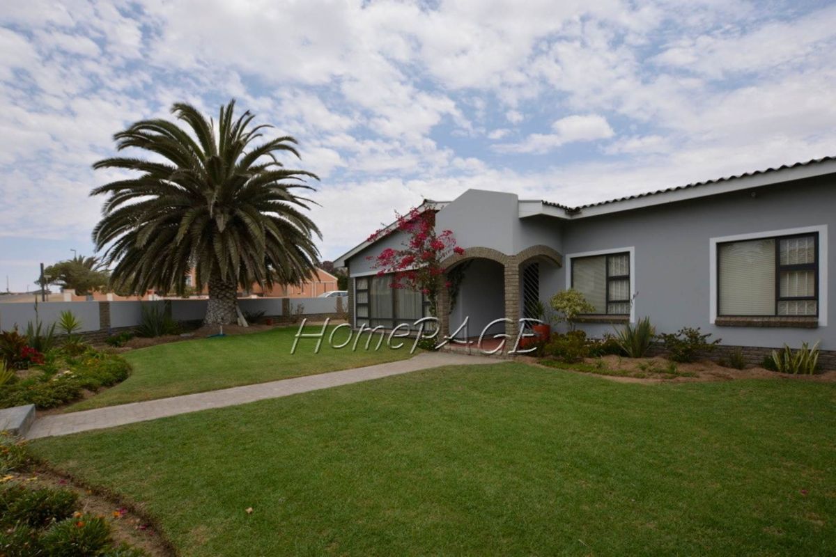 Ext 8 (Hage Heights), Lovely 4 Bedr Home with 2 Bedr Flat is for Sale - Photo 5