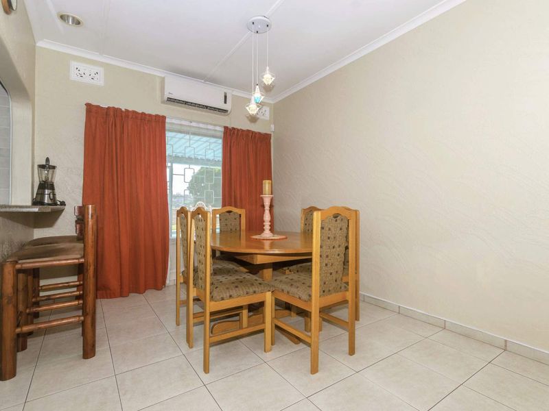 Beautiful Home in the heart of Queensburgh - Photo 10