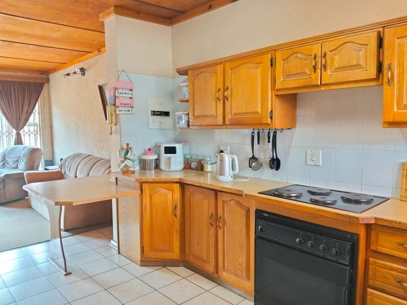 3 Bedroom Simplex Townhouse for Sale! - Photo 6