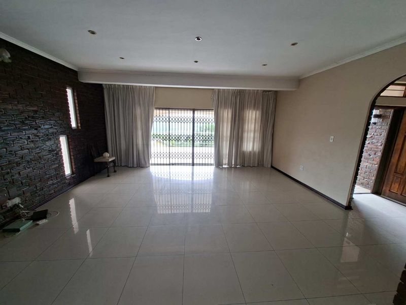 Tranquil 3 -Bedroom house in Reservoir Hills, Durban. - Photo 4