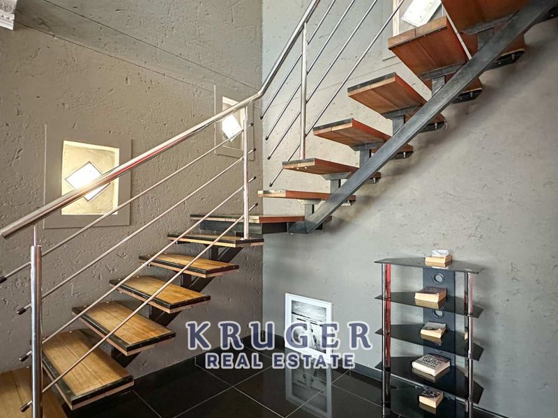 Character-Filled Home with Spacious Living - Photo 4