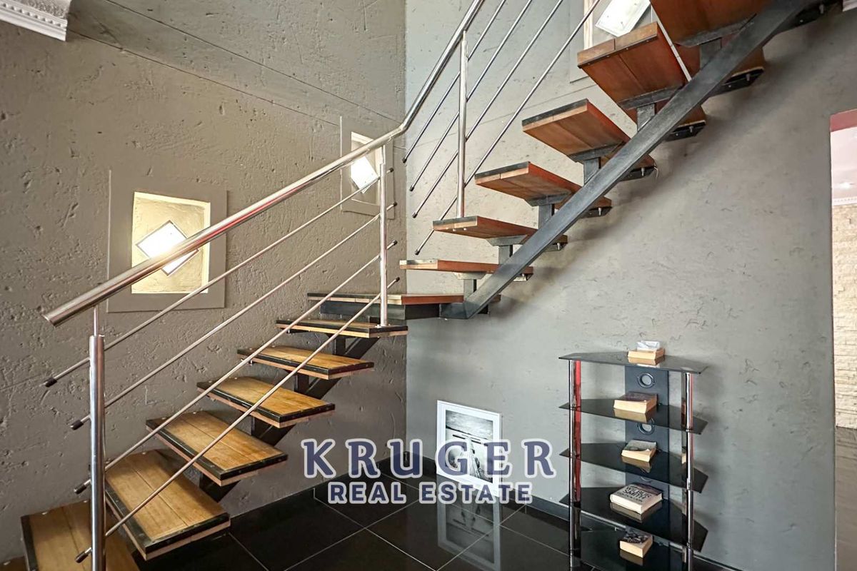 Character-Filled Home with Spacious Living - Photo 4