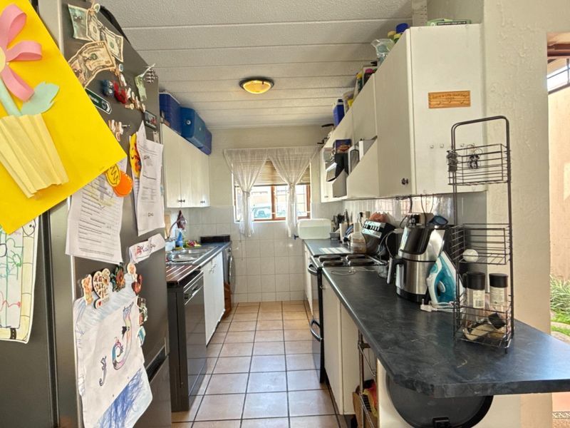 Charming Ground-Floor Gem: Convenience & Style Await! - Photo 6