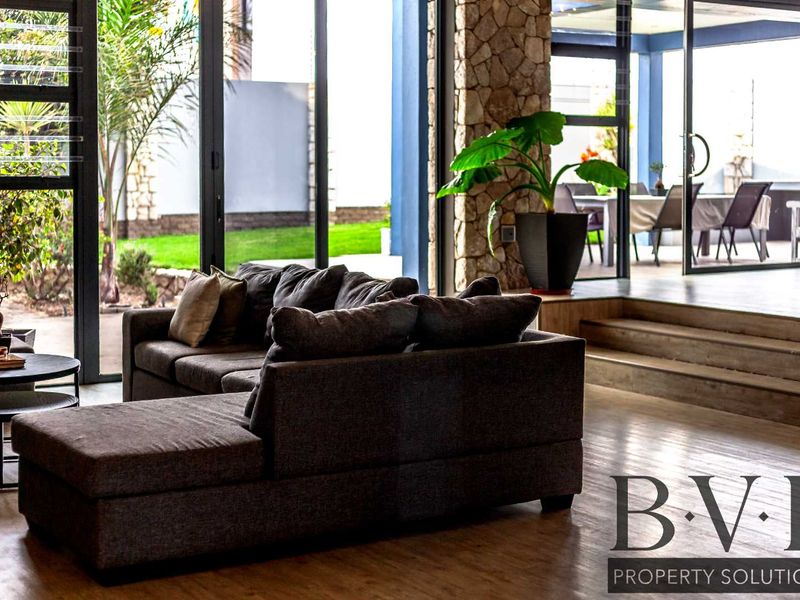 5 BEDROOM HOME FOR SALE IN OCEAN VIEW - Photo 4