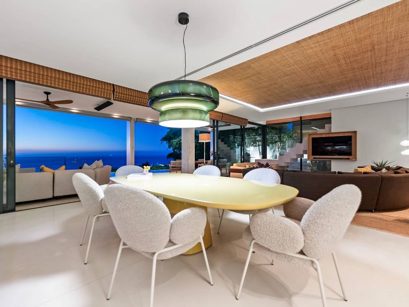 A Distinguished Coastal Residence With Elevated Architectural Presence - Photo 3