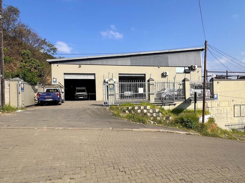 FACTORY / WAREHOUSE FOR SALE - Photo 3