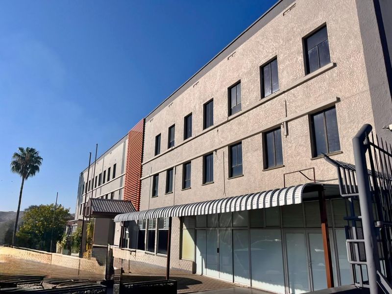 Large Office Block with Ample Parking - Photo 1