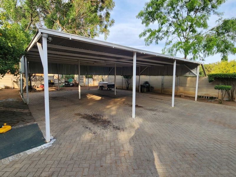 Sensational Suburban Sanctuary - Photo 7